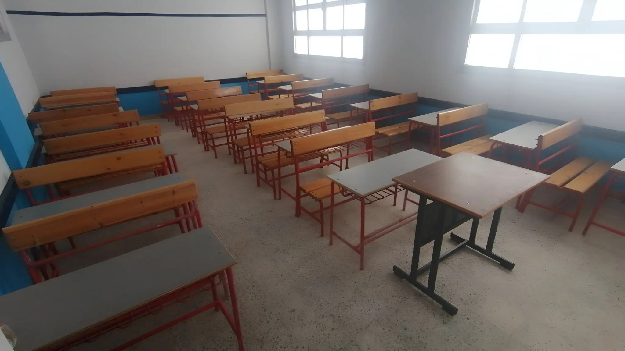 مدرسة البحيرة