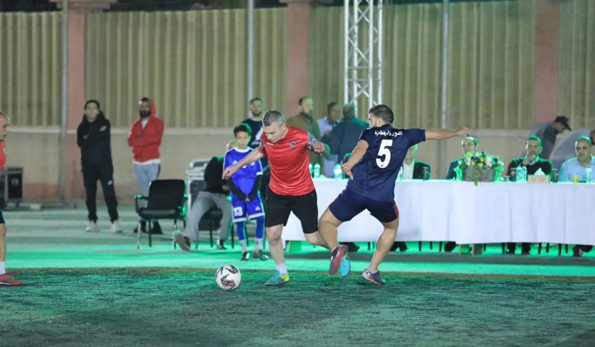 ملعب نجيل صناعي للكرة الخماسي